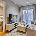Belle View & - Centrum - By Royal Aparts