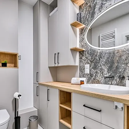 Belle View & - Centrum - By Royal Aparts